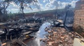 Incêndio destrói duas casas no KM 04
