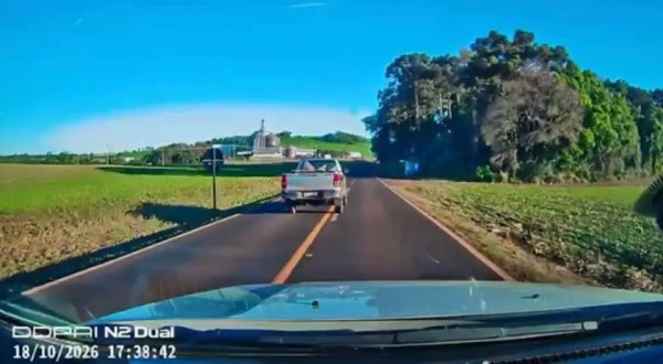 Motorista é flagrado dirigindo em zigue-zague e invadindo pista contrária na PR-473