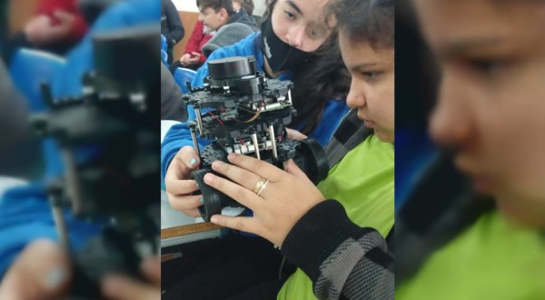 Projeto fomenta acesso de crianças a tecnologia em Francisco Beltrão