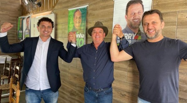 Peninha não irá concorrer à reeleição e deve apoiar a dobradinha Pezenti e Jerry Comper em 2022