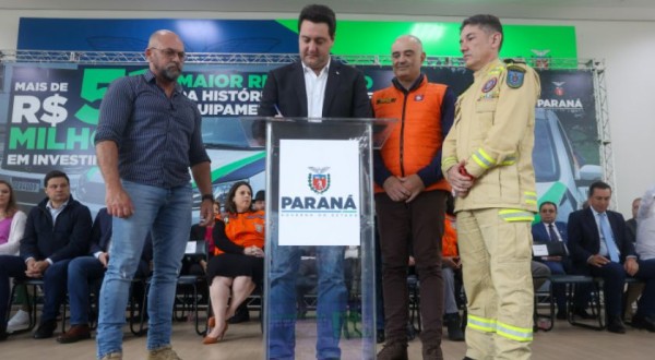 Governador entrega R$ 52 milhões em veículos e equipamentos à Defesa Civil