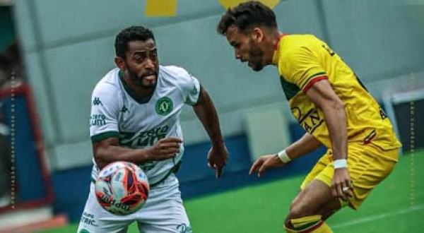 Brusque vence a Chapecoense e sai na frente na semifinal do Catarinense