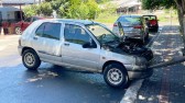 Bombeiros controlam princípio de incêndio em veículo
