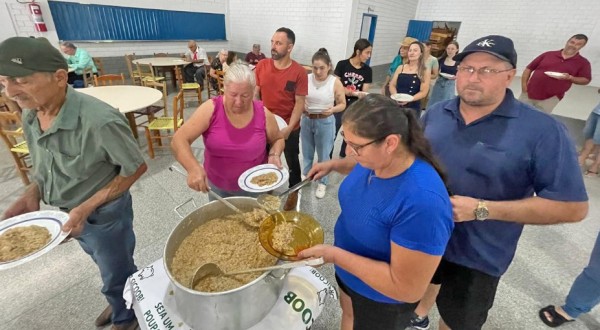 União da comunidade marca almoço beneficente em apoio a Sandra Mara da Rosa na luta contra o câncer