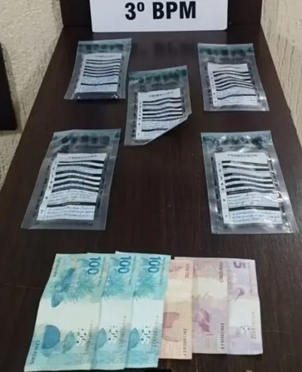 Suspeitos de tráfico são presos após denúncia anônima