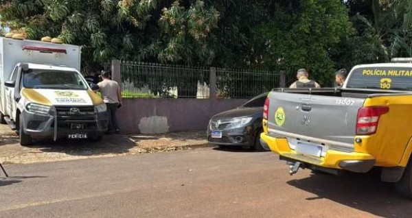 Homem se apresenta à polícia após matar amante da esposa a facadas