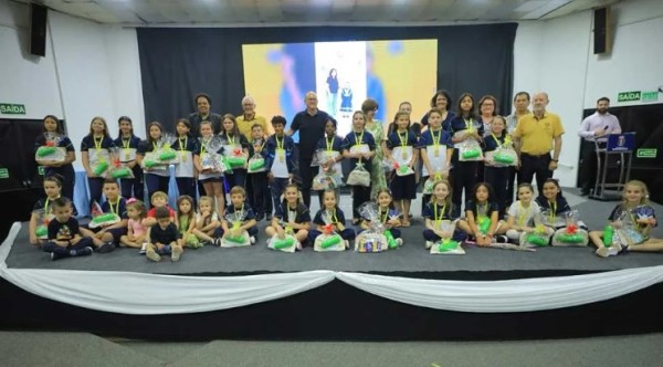 5º Concurso de Poesias celebra talentos infantis e premia vencedores na Expopato 2025