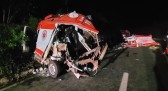 Três socorristas e um paciente morrem em batida entre ambulância e caminhão no Paraná