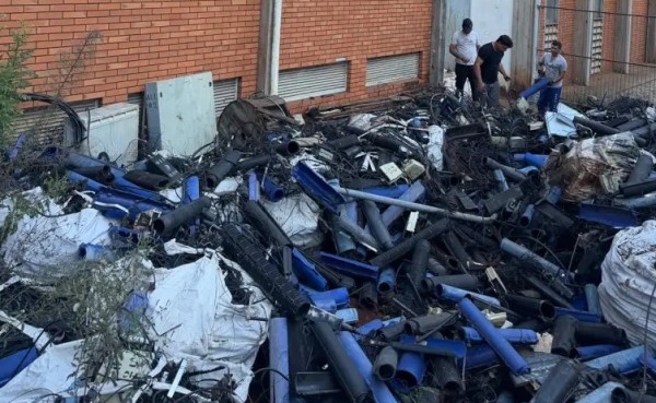 Empresa é notificada após descarte irregular de lixo eletrônico