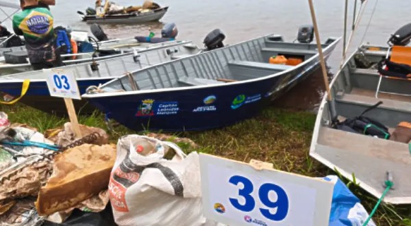 Mutirão recolhe 136 quilos de lixo do lago do Baixo Iguaçu, em Capitão Leônidas Marques