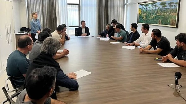Regularização de imóveis municipais beneficia quase 40 associações