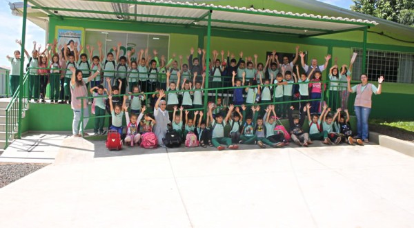 Pequenas Irmãs da Sagrada Família Celebram 50 Anos de Missão no Brasil