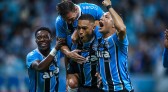 Grêmio vence Palmeiras de virada e ainda sonha com G-8 no Brasileirão