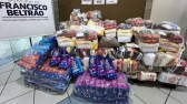 Entidades sociais e protetores de animais recebem alimentos e rações de supermercados autuados pelo Procon