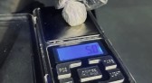 Casal é flagrado com drogas