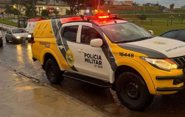 Queda de moto deixa casal ferido, em Francisco Beltrão