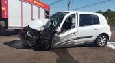 Acidente envolvendo carreta e carro deixa jovem ferido no Contorno Norte