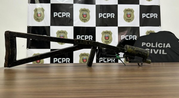Homem é preso e junto dele é apreendida uma arma de fogo de fabricação caseira