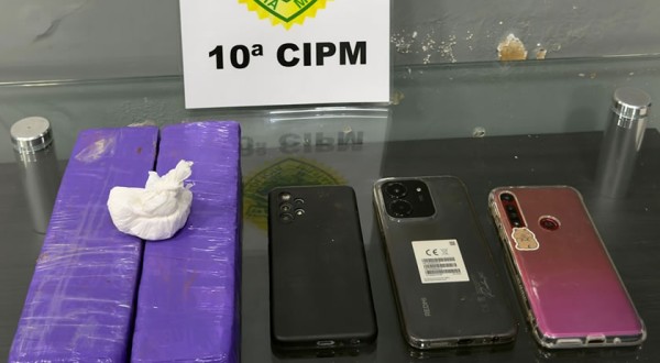Dois homens são presos e adolescente é apreendido com drogas