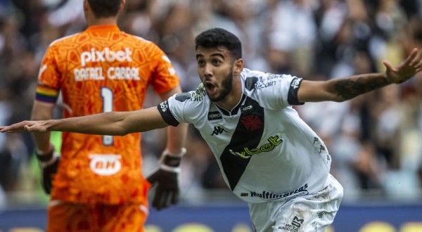 Vasco vence Cruzeiro e se consolida no G4