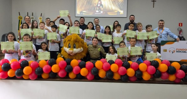 Proerd forma 42 alunos do 5º ano da rede municipal