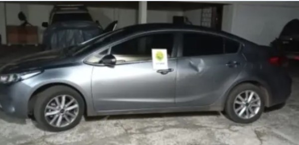 Jovem é preso após ser pego com veículo furtado e tentar subornar policiais