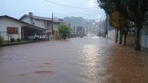 Chuva de 45 milímetros em uma hora causa pontos de alagamentos