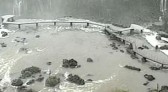 Construída há mais de 30 anos, passarela das Cataratas do Iguaçu resistiu a 46 milhões de litros de água por segundo