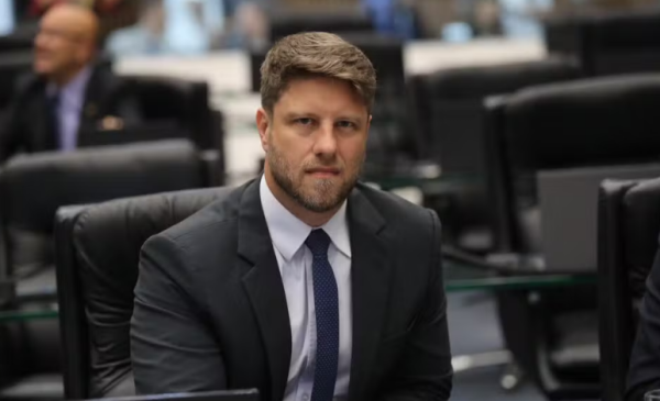 PDT oficializa Requião Filho como candidato ao Governo do Paraná