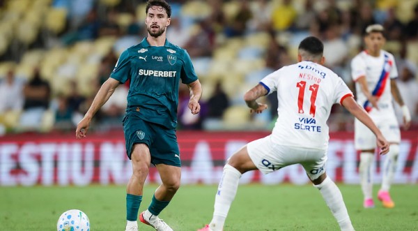 Fluminense empata sem gols com o Bahia e segue no G-4 do Brasileirão