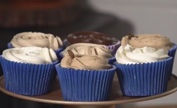 Cupcake: aprenda a preparar sobremesa com cobertura cremosa de leite com café