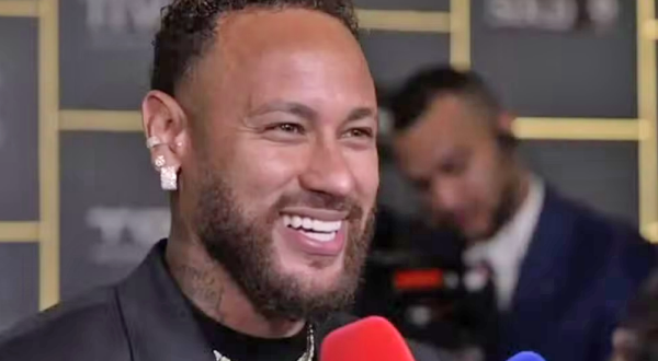 Neymar deixa futuro em aberto e não descarta aposentadoria após o fim do contrato com o Santos