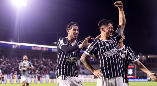 Corinthians vence o Bragantino fora de casa e chega a seis jogos de invencibilidade