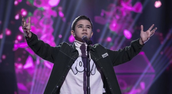Aos 12 anos, Lorenzo Borella conquista 100 jurados e chega à semifinal do Canta Comigo Teen