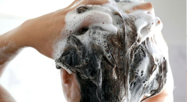 Anvisa manda tirar do mercado shampoo, sabonete, bronzeador e outros 4 produtos; uso deve ser interrompido imediatamente