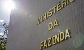 Governo prevê falta de até R$ 30 bilhões para manter políticas públicas nos próximos anos