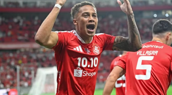 Com gol relâmpago, Inter vence Corinthians e embola briga contra o rebaixamento