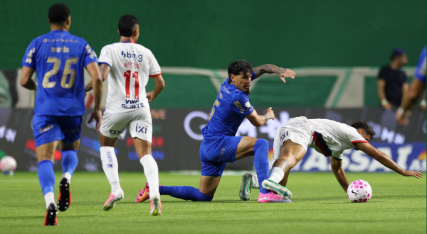 Palmeiras vence o Bahia e fica a um ponto da liderança do Brasileirão