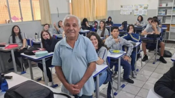 Aos 79 anos, estudante realiza sonho de se tornar professor de História