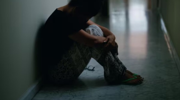Dois dias após parto, mulher grita por socorro e denuncia agressão do ex e da atual companheira dele