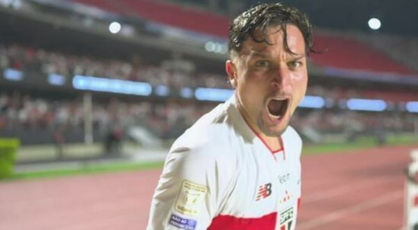 São Paulo vence o Vasco e sobe na tabela do Brasileirão