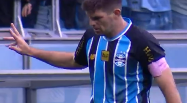 Kannemann é expulso após gesto de roubo em Grêmio x Cruzeiro