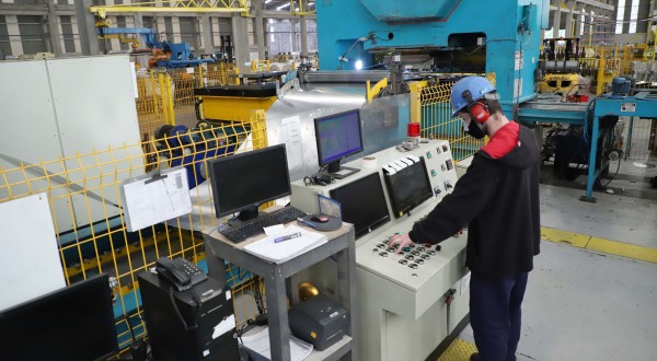 Paraná tem mais de 26,6 mil vagas de emprego com carteira assinada