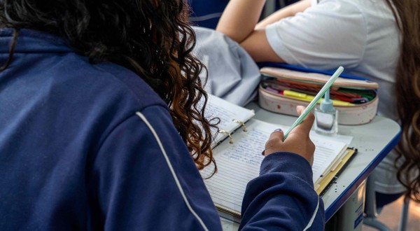 Professores apontam possíveis temas para a redação do Enem 2026