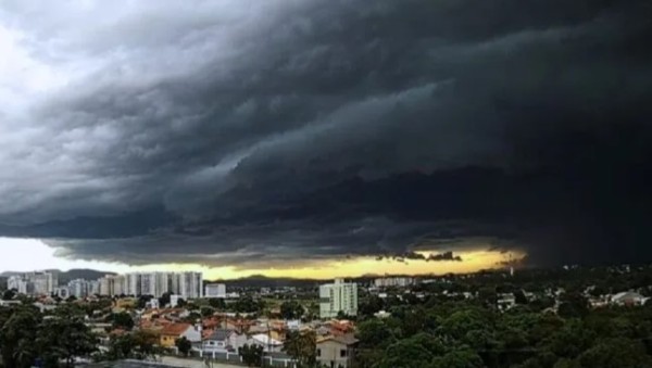 Feriadão de Finados terá tempestades e chuva severa de até 200 mm em três regiões do Brasil