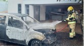 Incêndio destrói carro e ameaça residência em São Miguel do Oeste