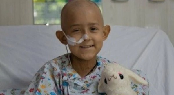 Governo do Paraná entrega remédio de R$ 2,4 milhões para menina com câncer após suspeita de desvio de recurso por importadora