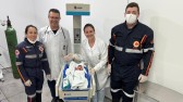 Gêmeos nascem em ambulância do SAMU durante transferência para hospital
