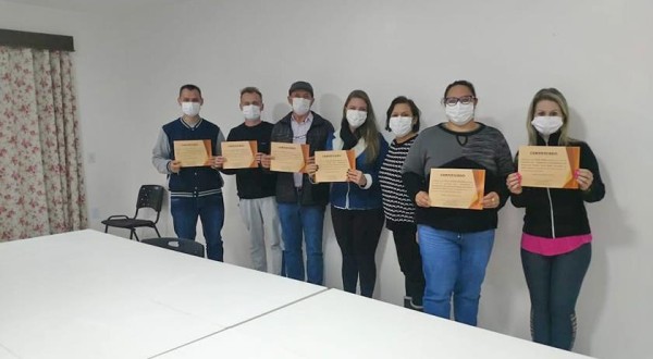 São José do Cedro  - Secretaria de Assistência Social capacita servidores para retomada das oficinas