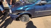 Acidente entre moto e carro é registrado por câmeras de segurança na Cango